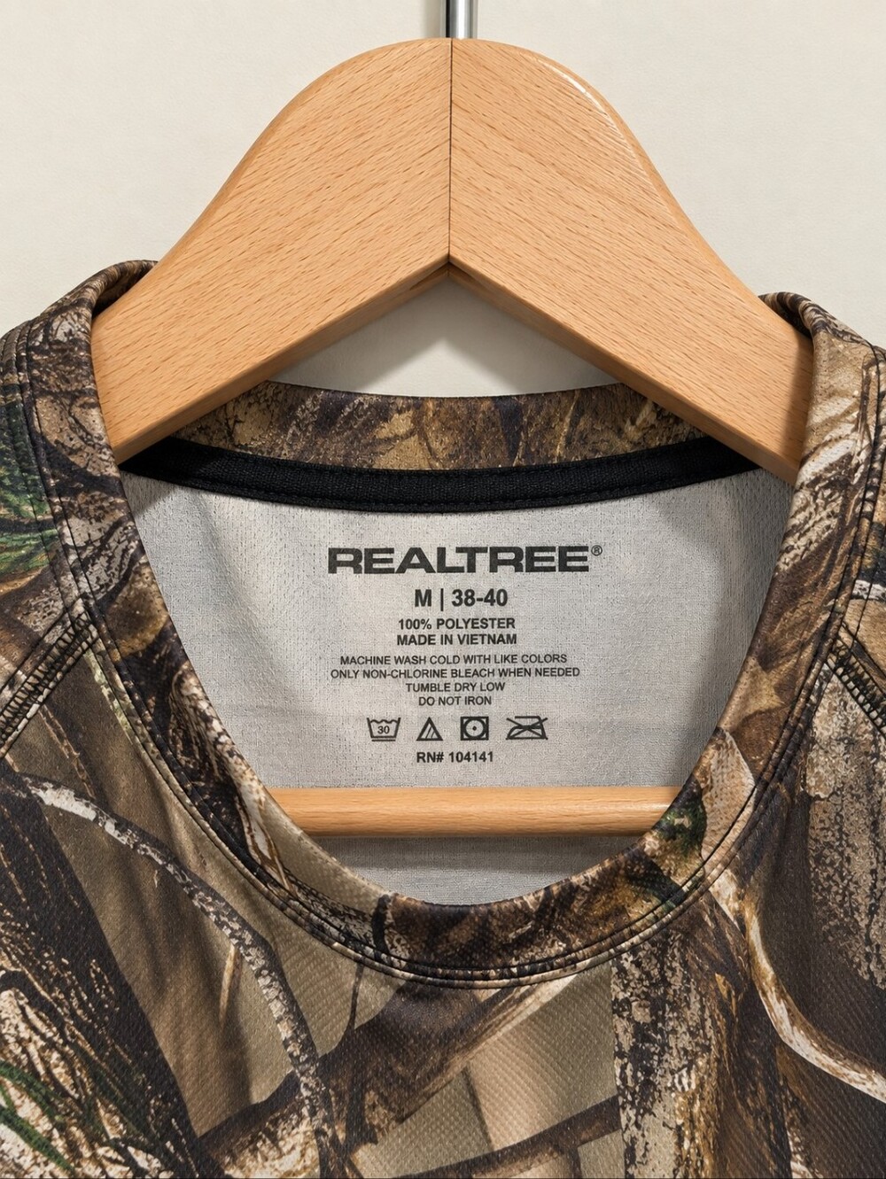 Realtree Camouflage Short Sleeve Performance Shirt in Brown and Green - Size Med